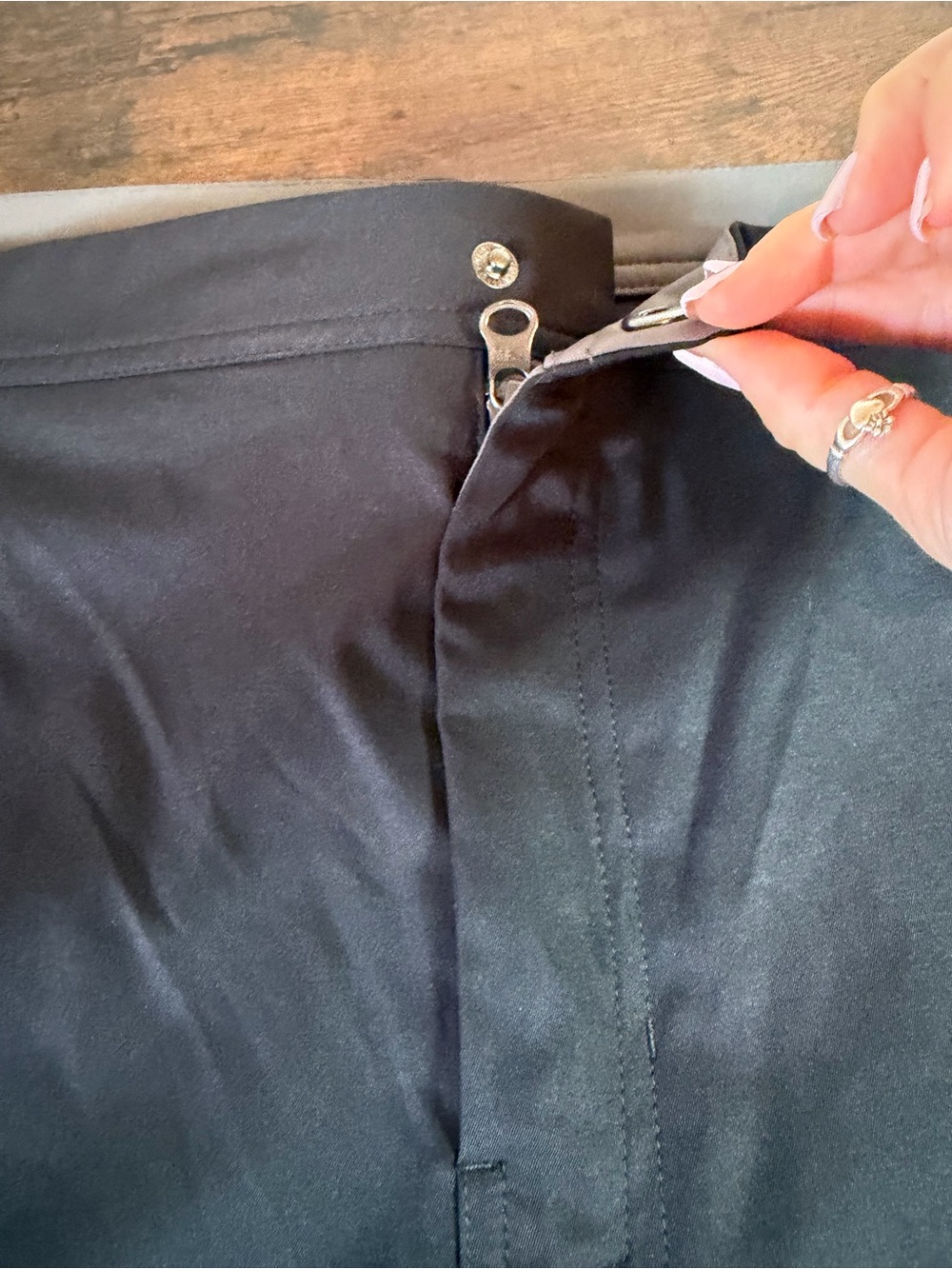 Roundtree & Yorke Performance Straight Fit Flat Front Shorts size 42 -9” Inseam - Picture 12 of 13